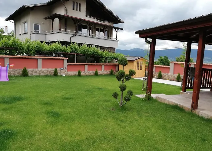 Луксозна вила детелина - лина *