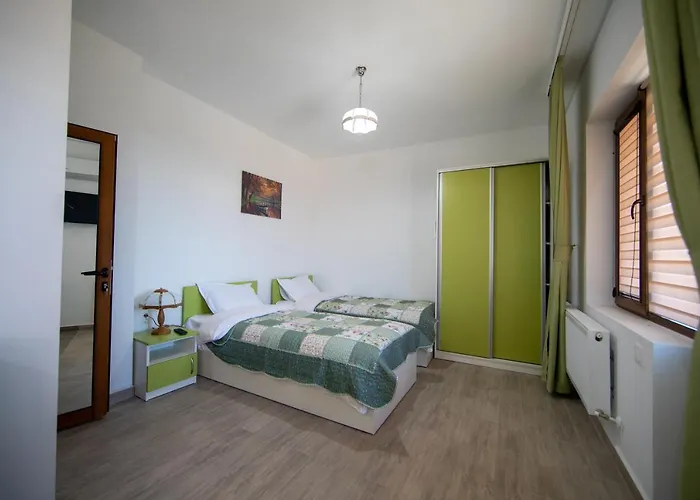 детелина - лина *