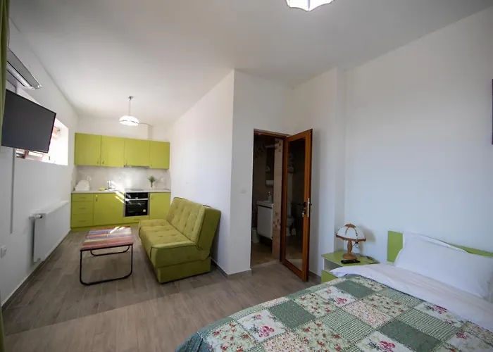 детелина - лина Сапарева Баня