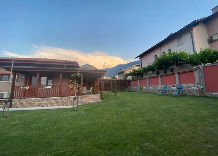 Луксозна вила детелина - лина *